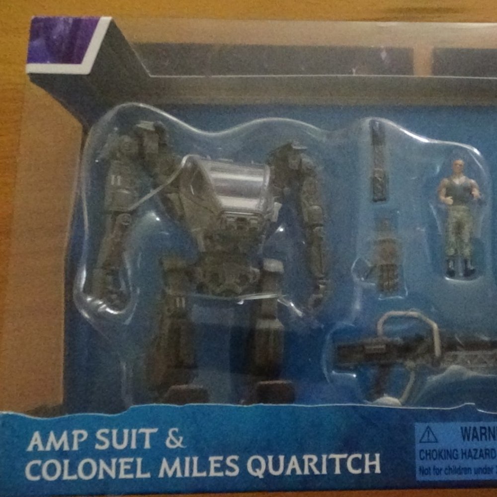 Amp Suit & Colonel Miles Quaritch toy